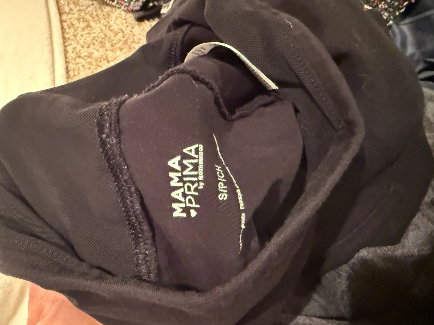 136 EUC gap maternity pants size small