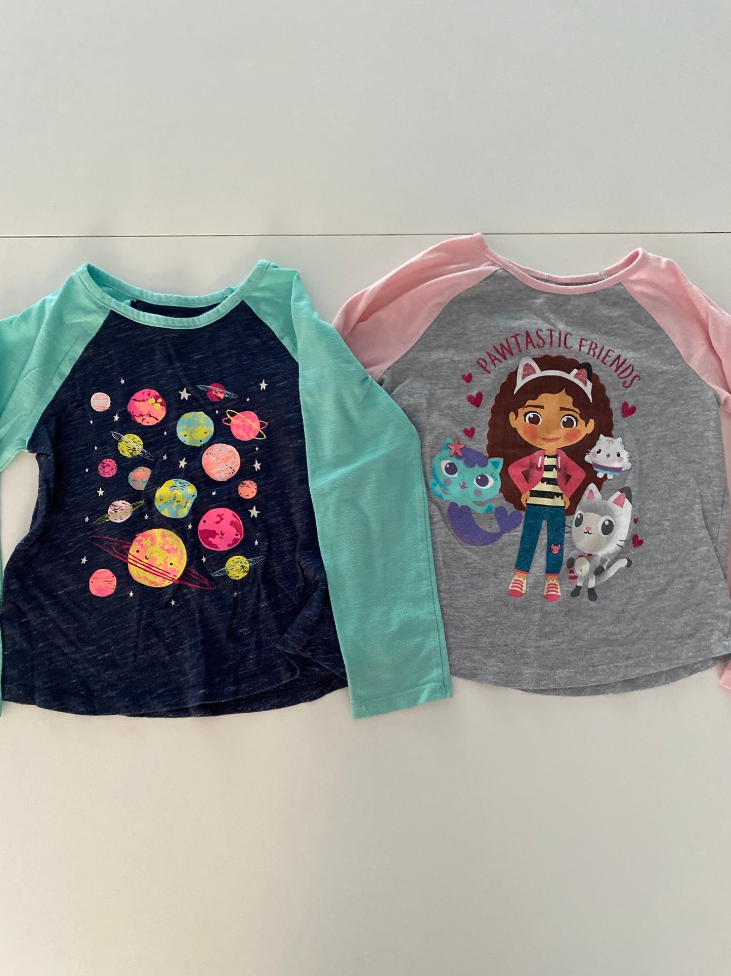 #117-Girls 4T, Jumping Beans Gabby’s Dollhouse Shirt & Cat& Jack Planets Shirt, GUC