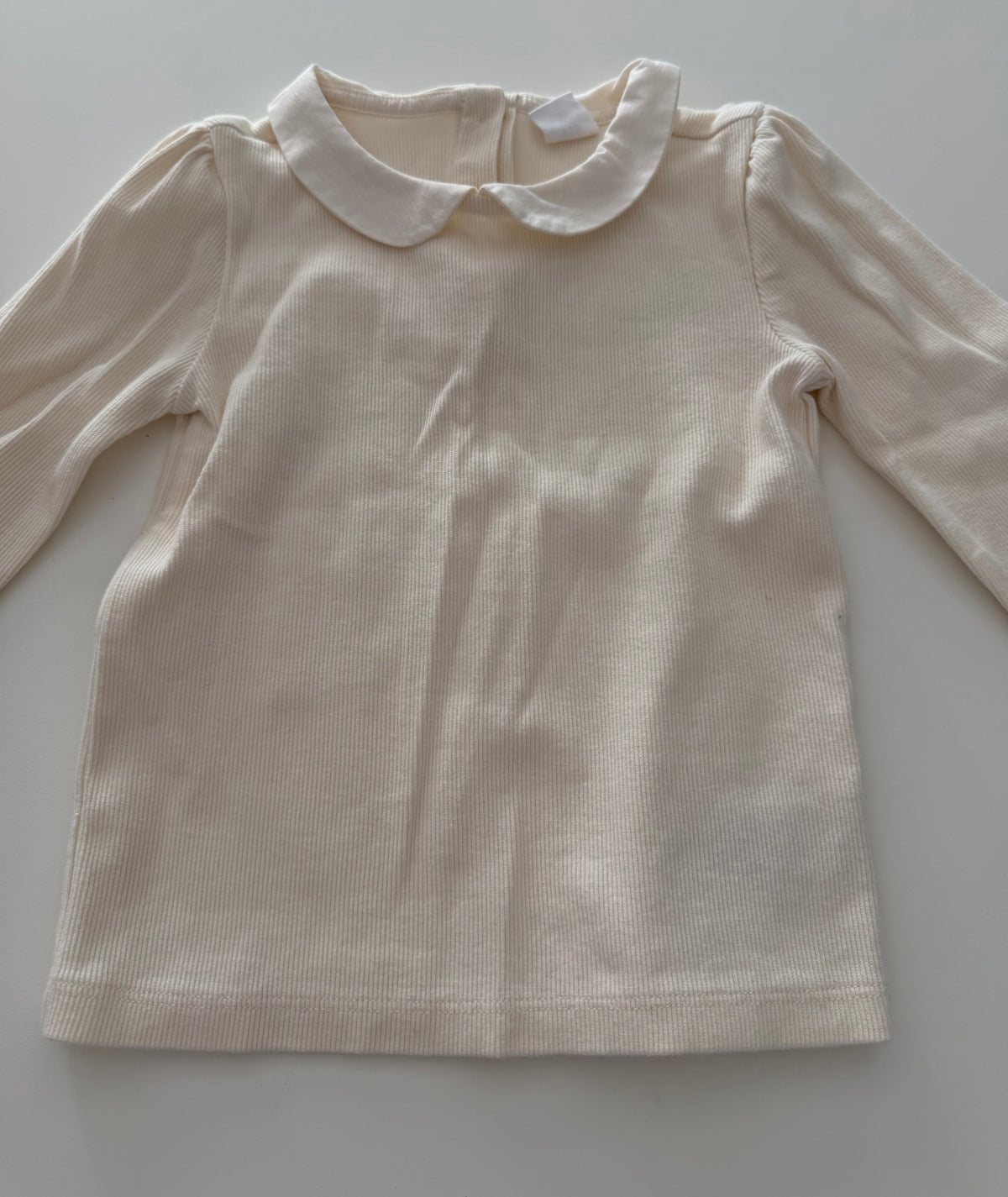 #117, Girls 4T, Gap cream Peter Pan collared shirt, VGUC