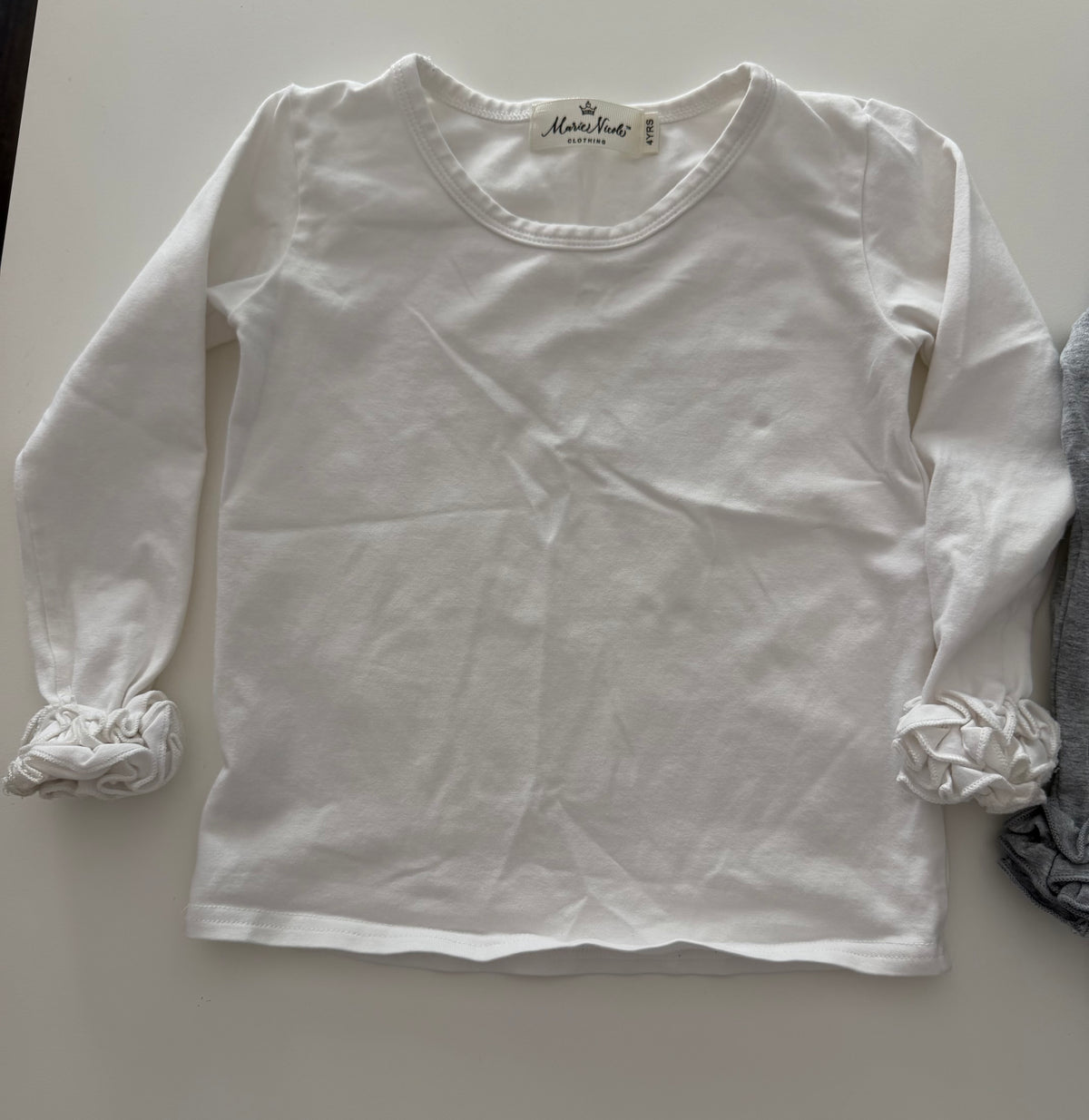 #117, Girls 4T, Marie Nicole Boutique, Grey & white ruffle cuff shirts, GUC