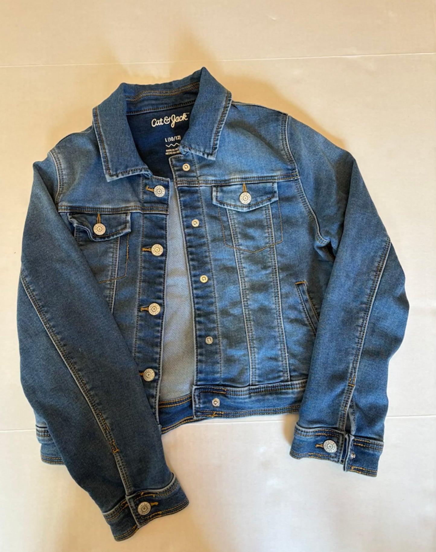 Reduced Seller 121 VGUC Cat and Jack Jean Jacket Girls size 10/12