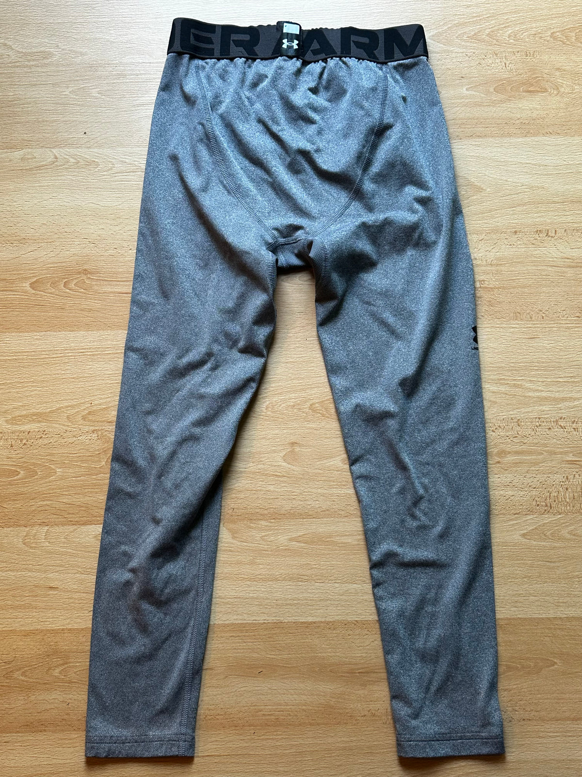 #171 Boy's Medium Under Armor Pants