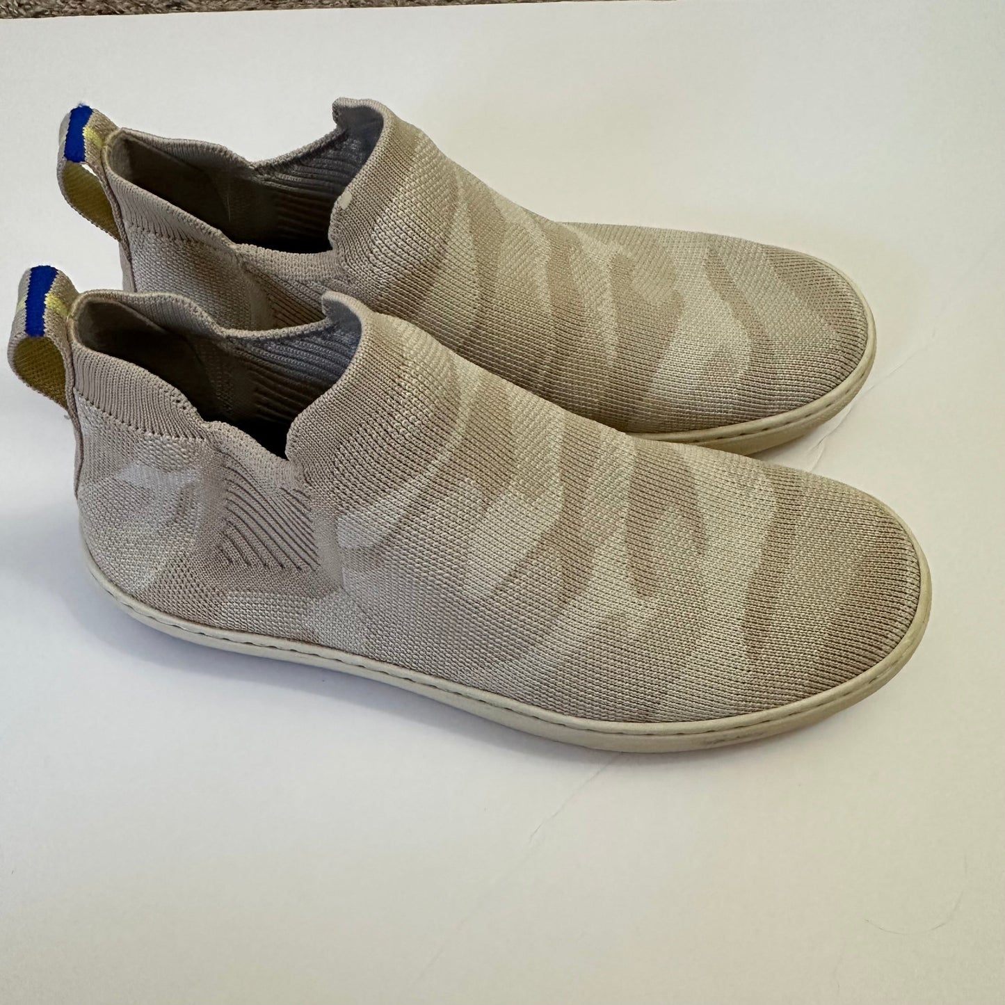 #162 Rothys tan camo sneaker sz 7.5