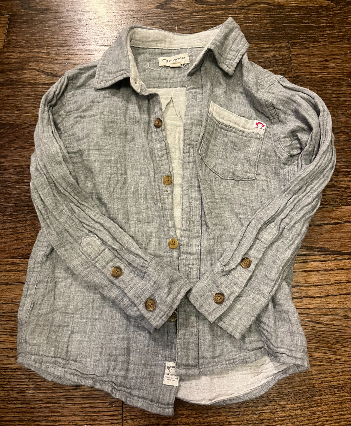 #67 Appaman gray button up 5