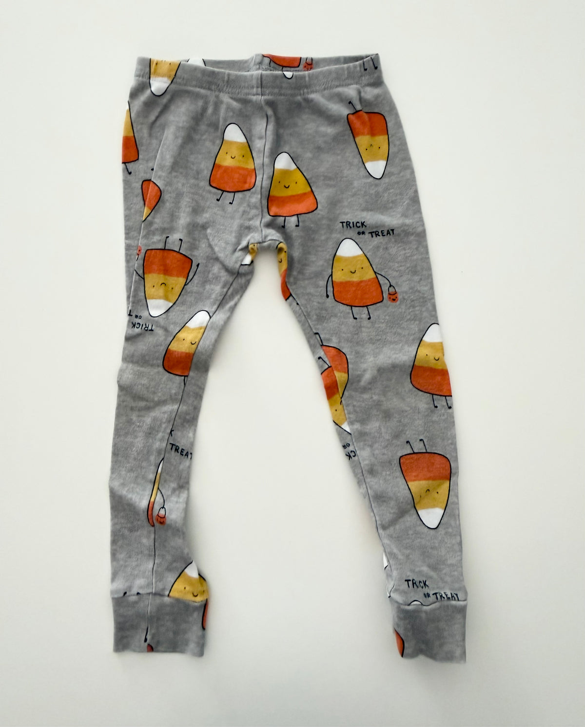 #117, Girls 3T, Carter’s grey candy corn pajamas, VGUC