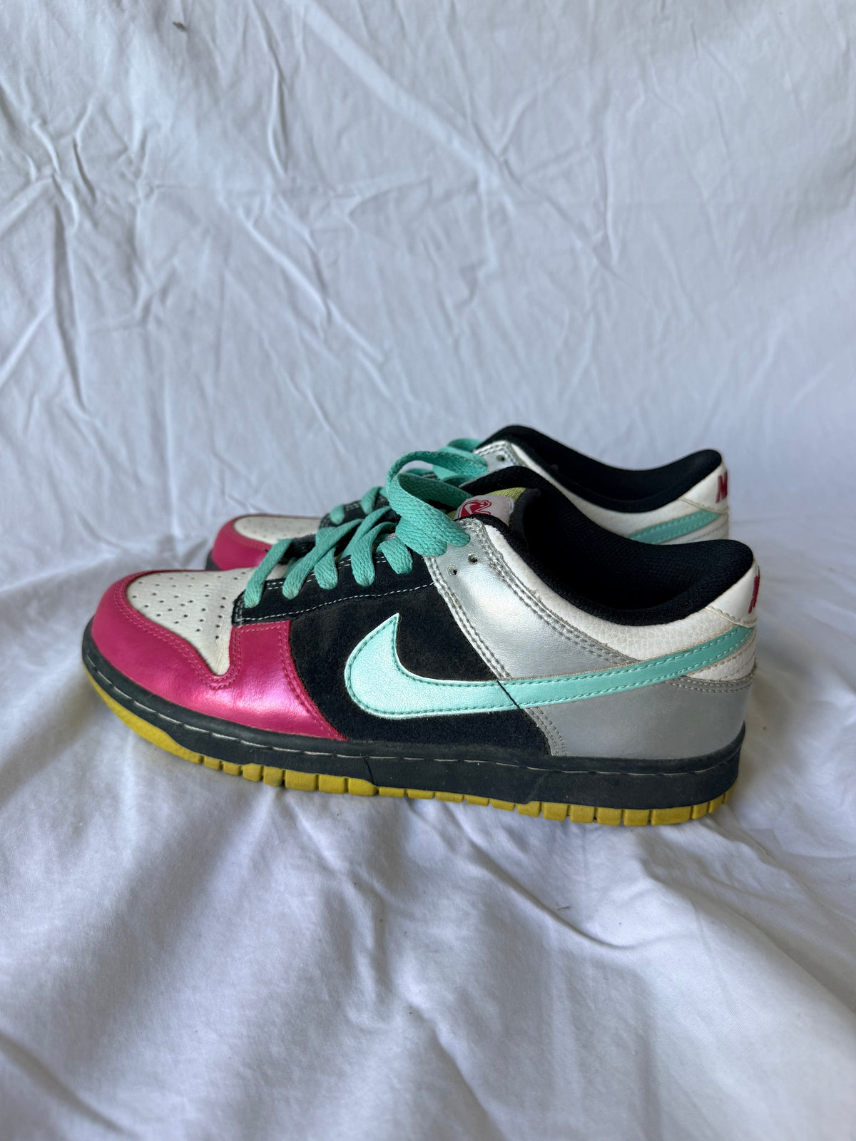 #143 Nike Dunk 6.0 retro low multicolor sneaker women’s size 7.5/mens size 9