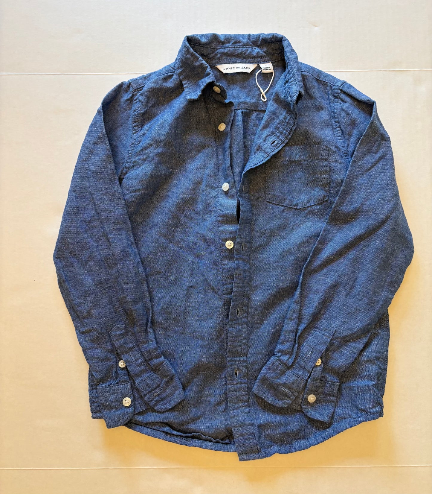 Seller 118 NWOT Boys Janie and Jack Linen Chambray button down. Size 7. Fits like 6/7