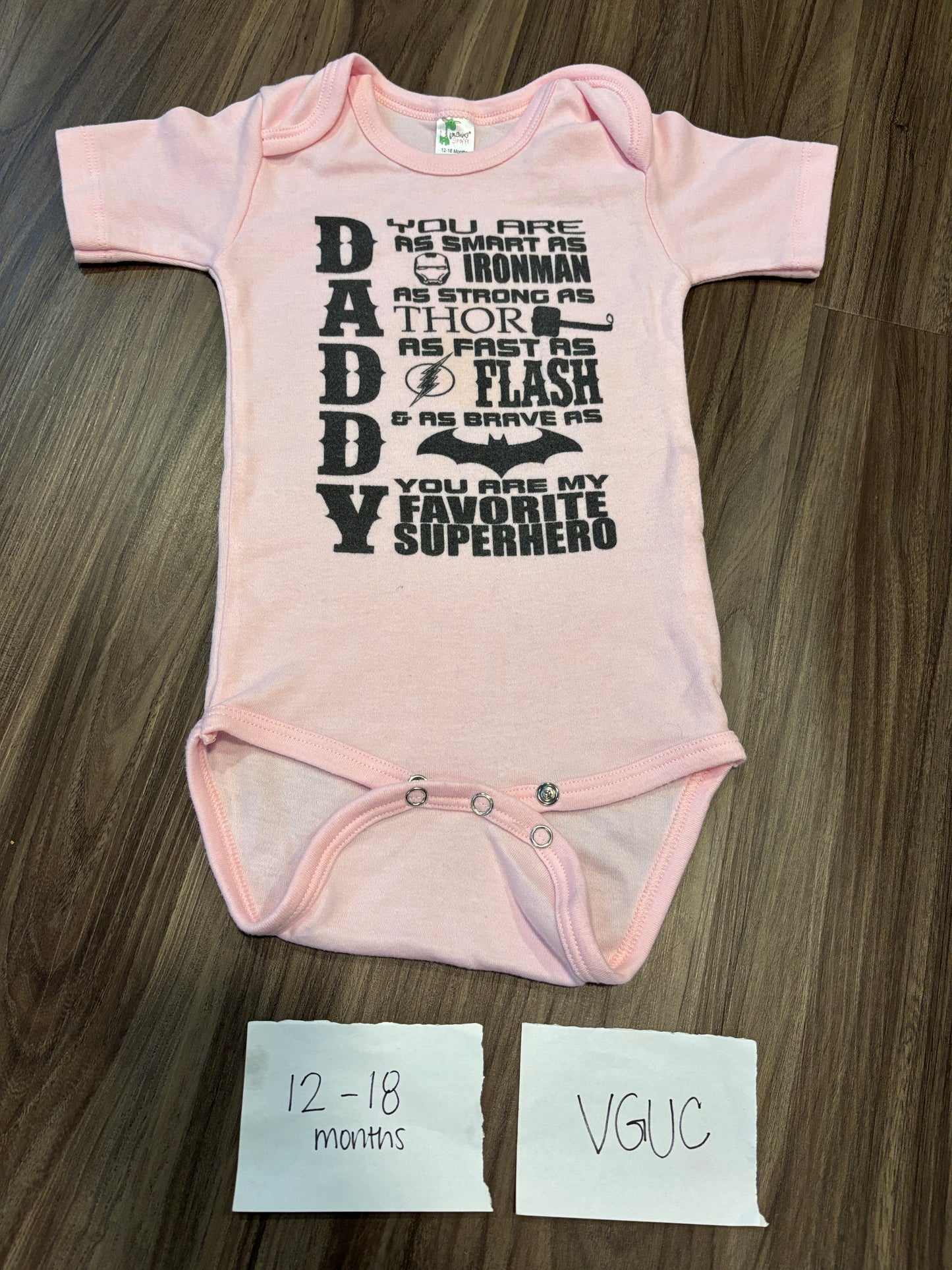 #138 - 12-18 Mo - VGUC Etsy - Daddy Superhero Onesie - PU 45236