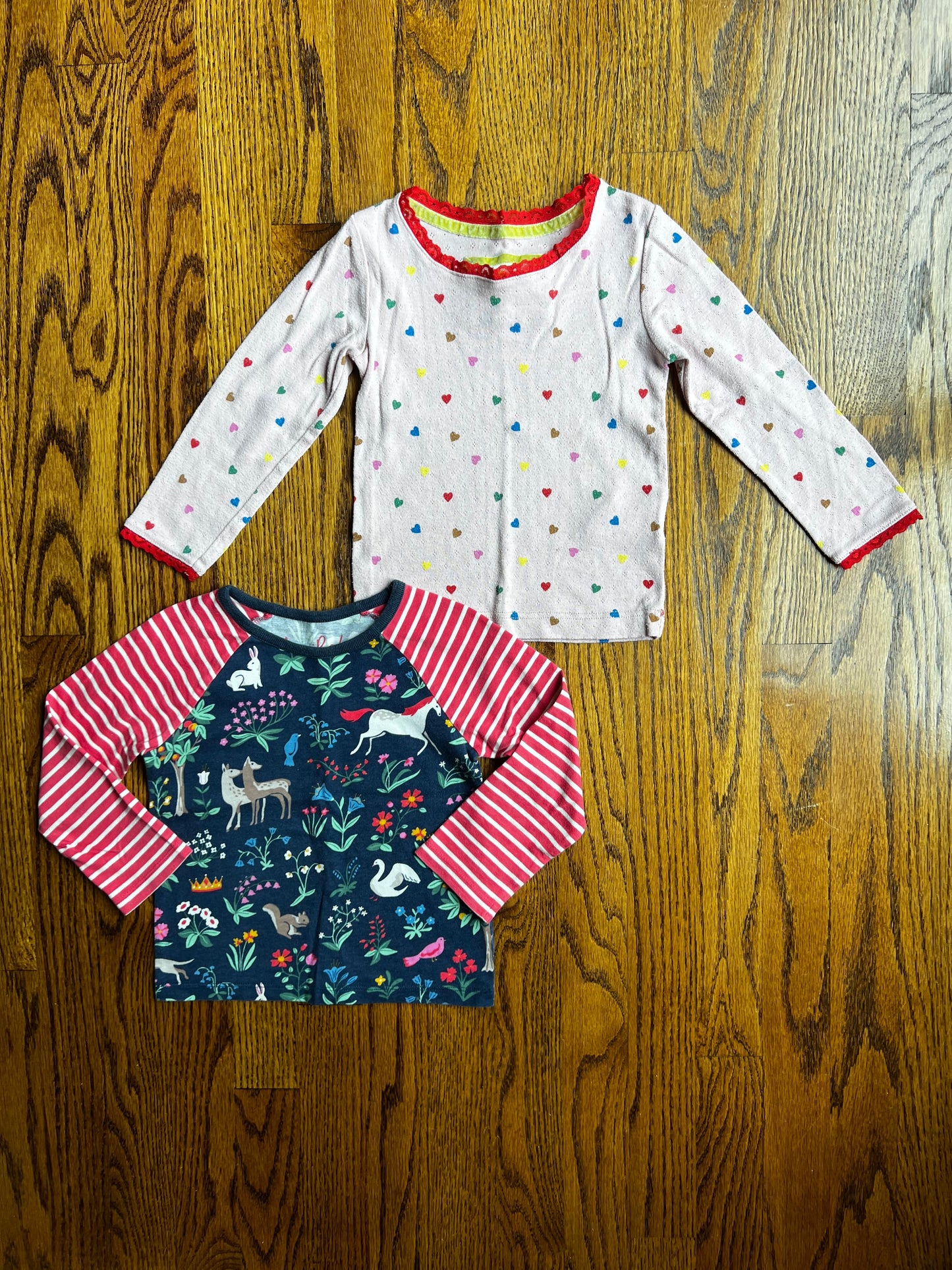 Seller #115 - REDUCED Boden Girls 2-3Y / 3-4Y Tops Bundle, Set of 2 (Navy Blue Animals & Pale Pink Hearts), VGUC
