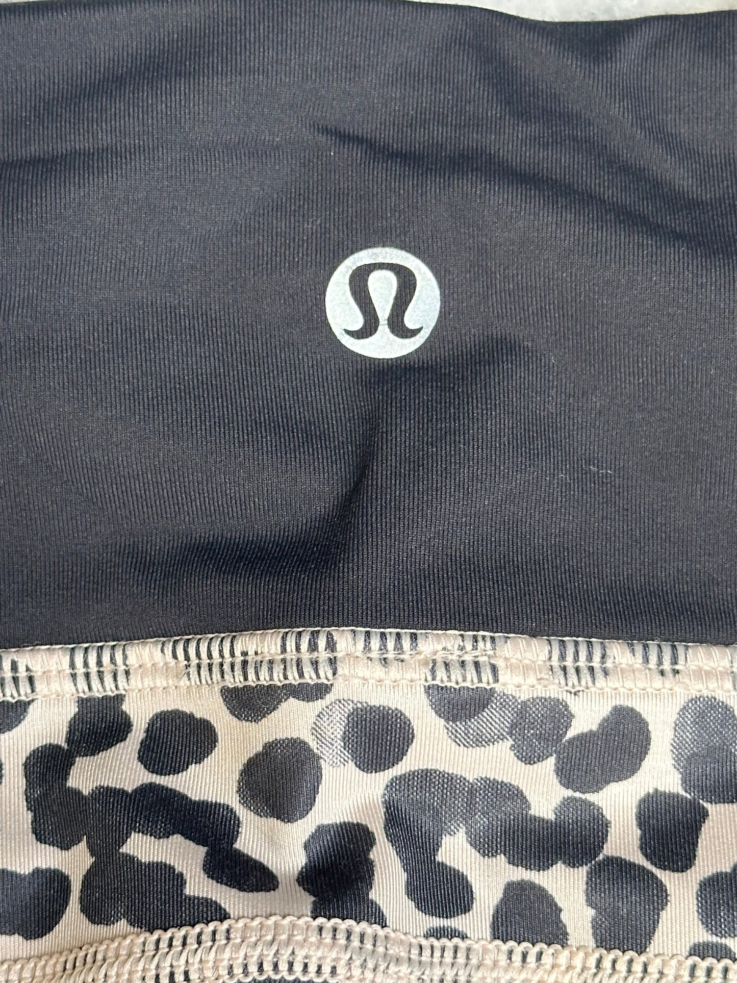#186 REDUCED Lululemon Run Top Speed Crop (Animal Print) - Women's 6 - EUC