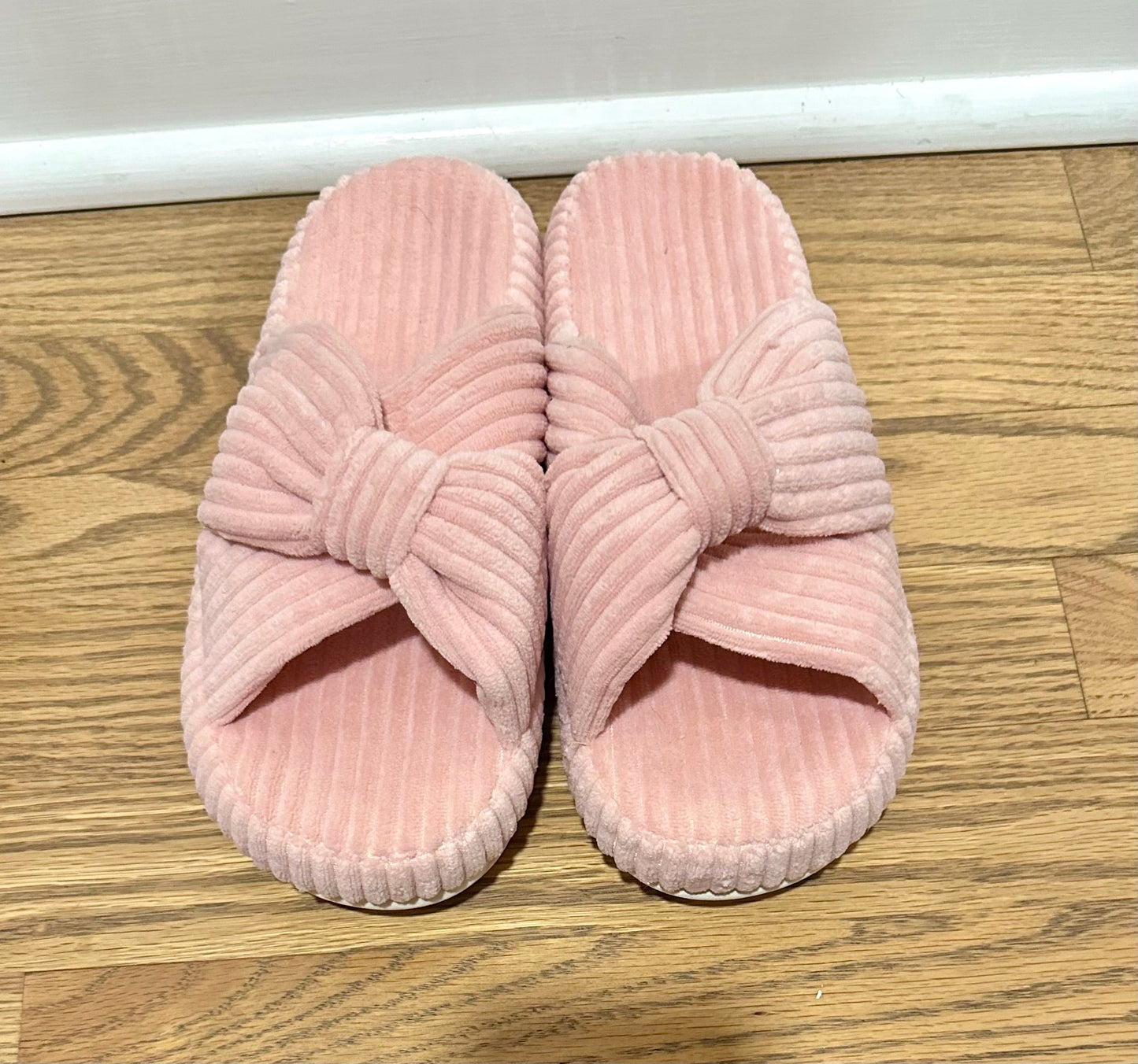 #108- Women’s, NEW Pink Slide Slippers- Size 6-7