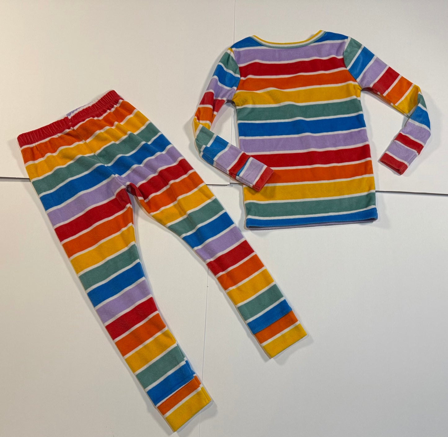 #180 Girls 5 Cat & Jack Rainbow Fleece Pajama