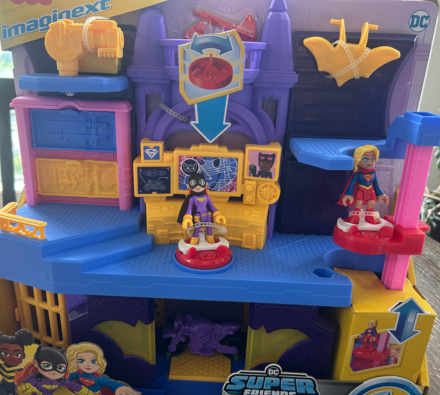 Seller # 35 Batgirl hideout set new