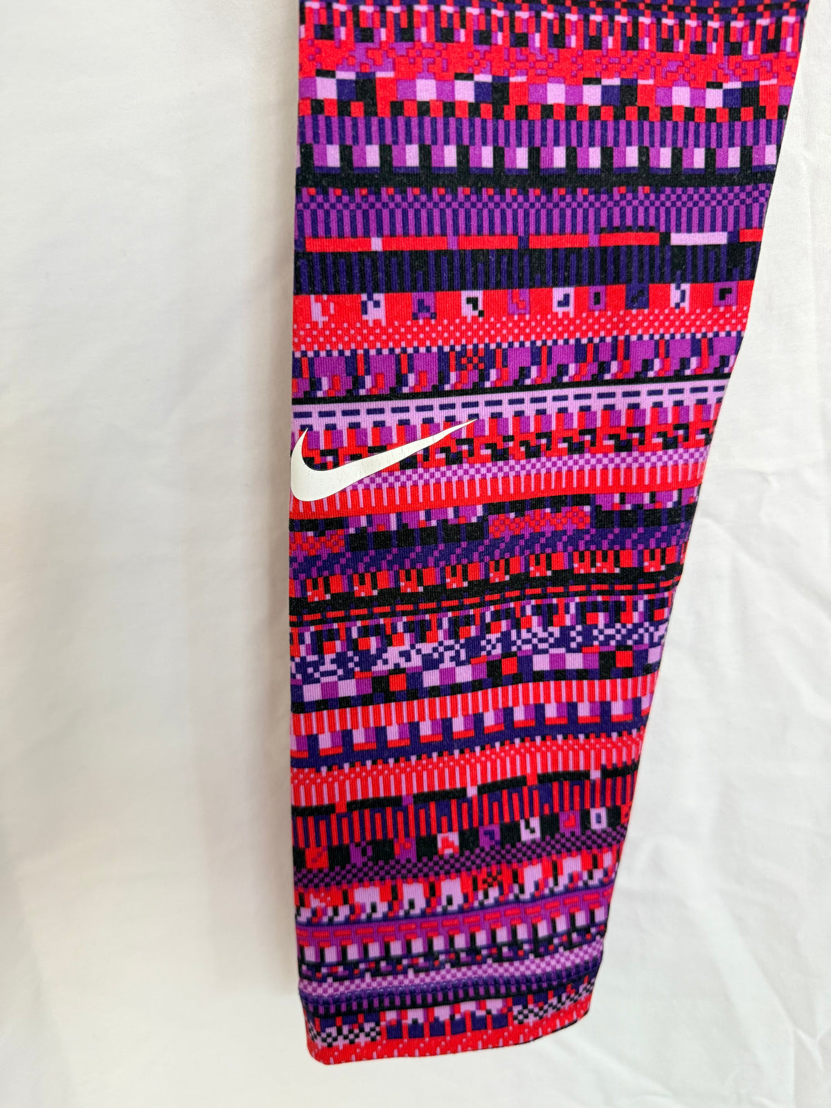 #143 Nike Pro leggings size small
