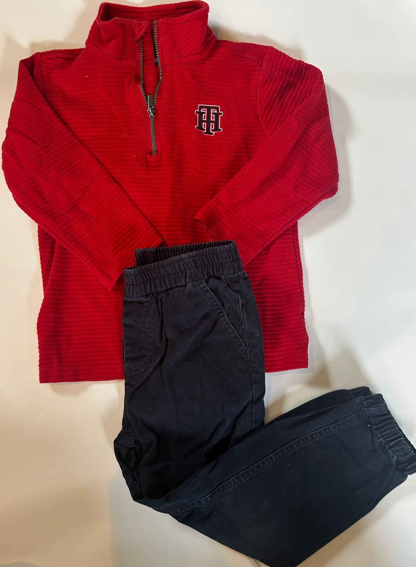 Seller # 35 4t Tommy Hilfiger outfit