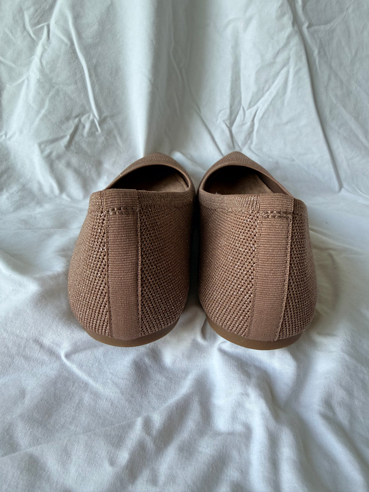 #143 Old Navy women’s pointed toe flats size 9
