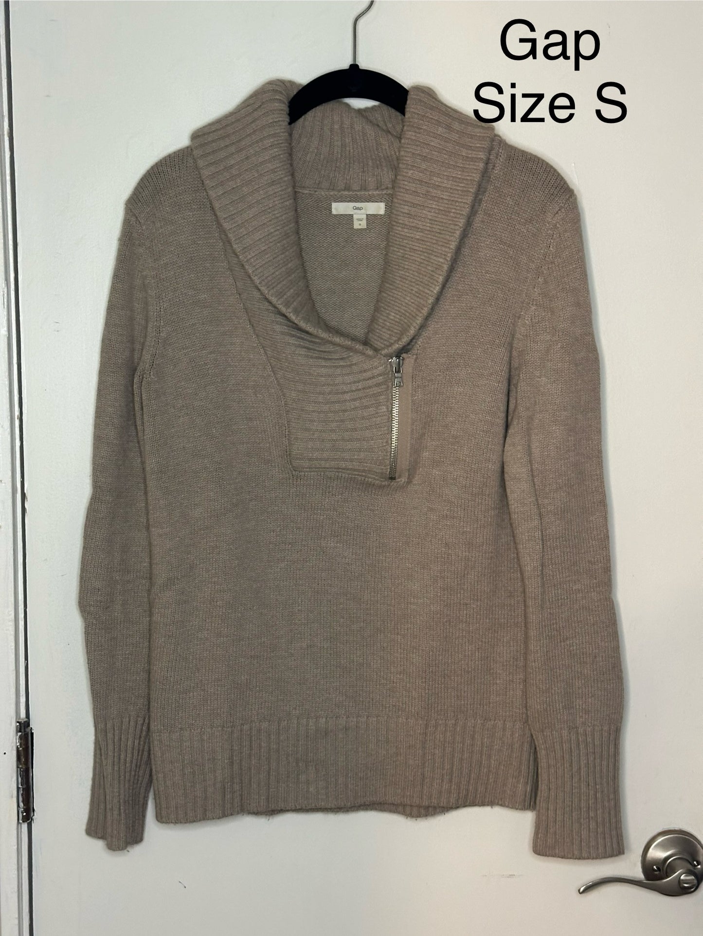 #186 Gap Tan Sweater - Women's S - EUC