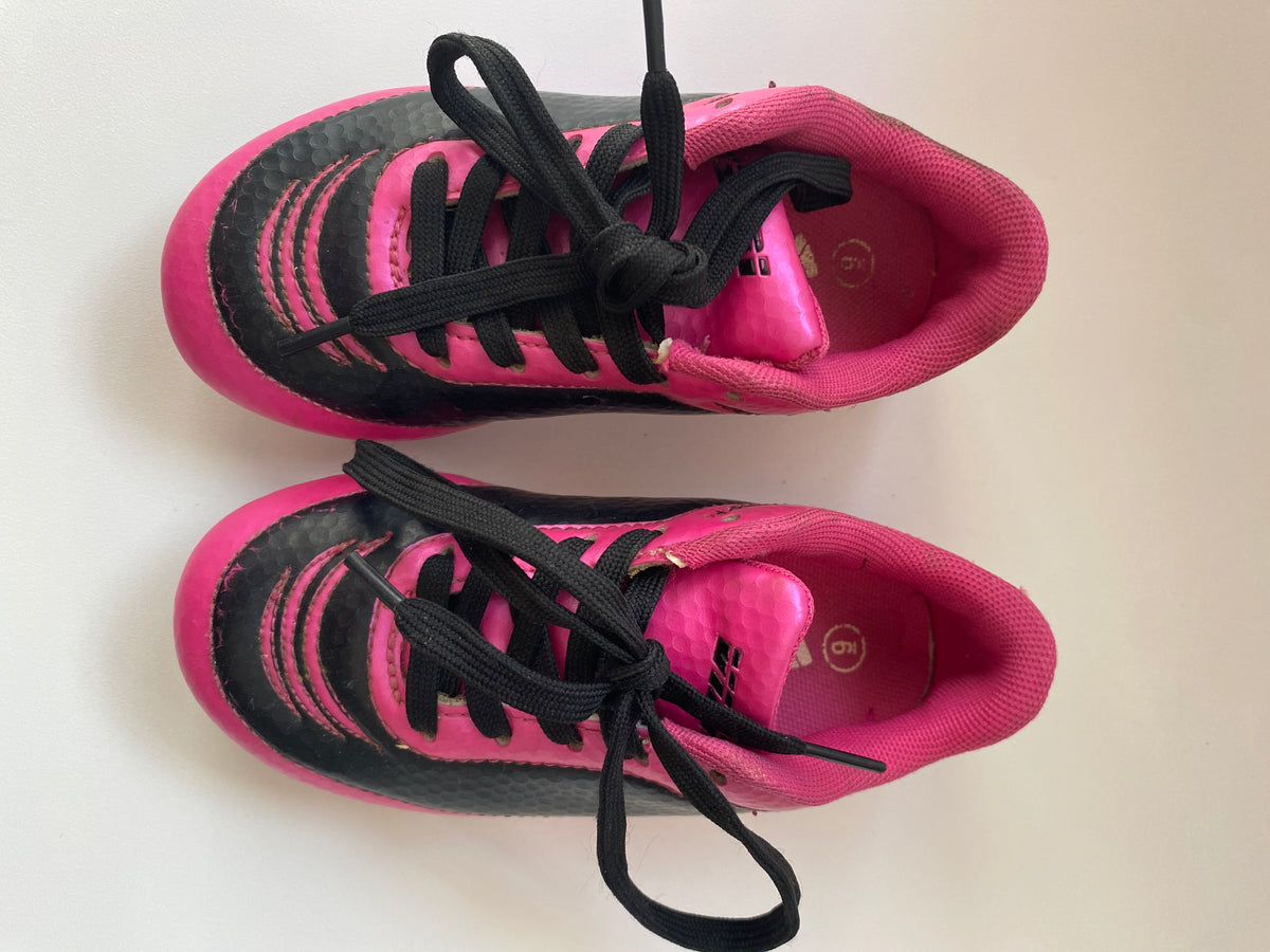 #117, Girls shoes 9c, Vizari pink & black soccer cleats, GUC