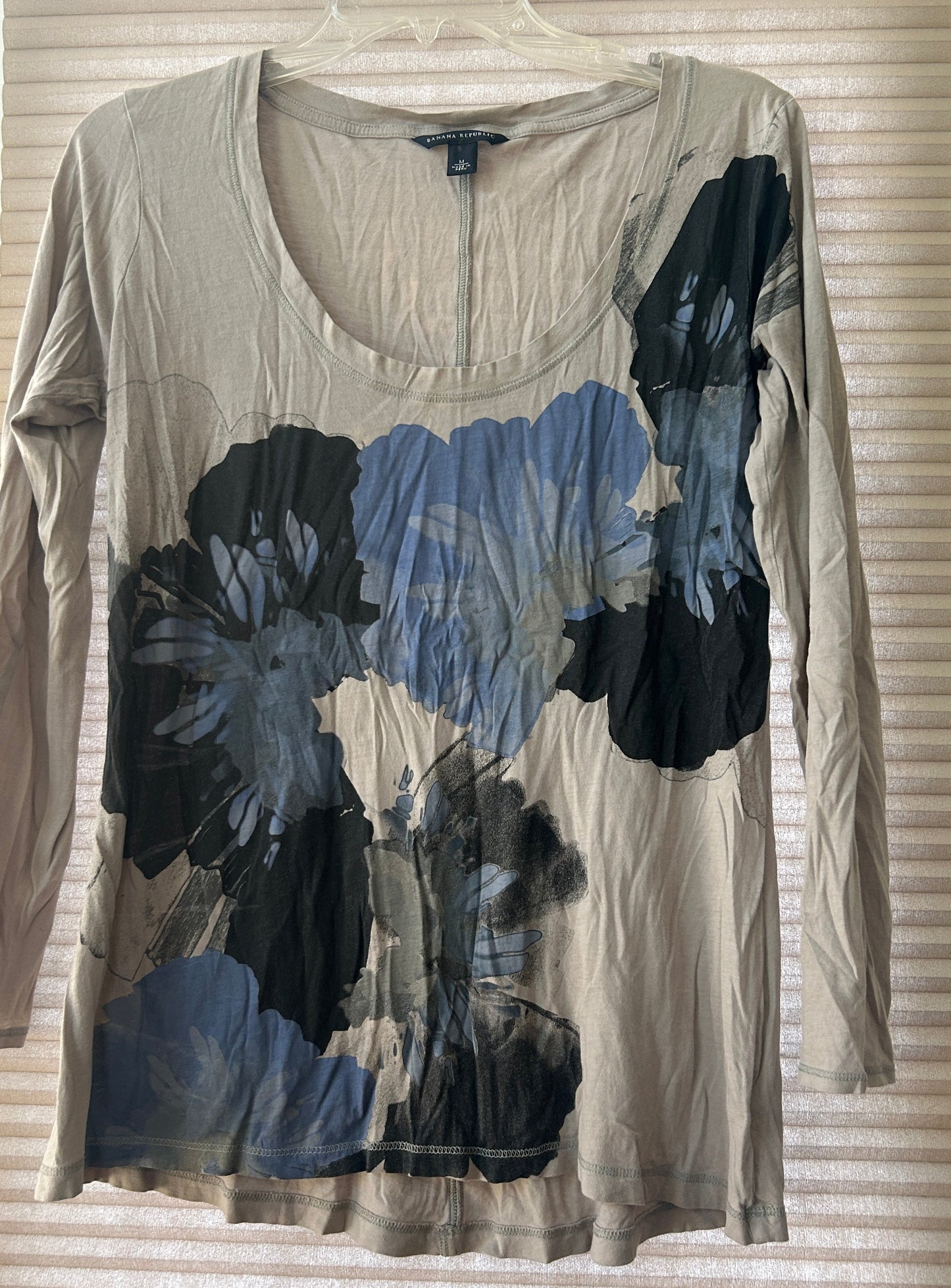 #35 banana republic women's top M