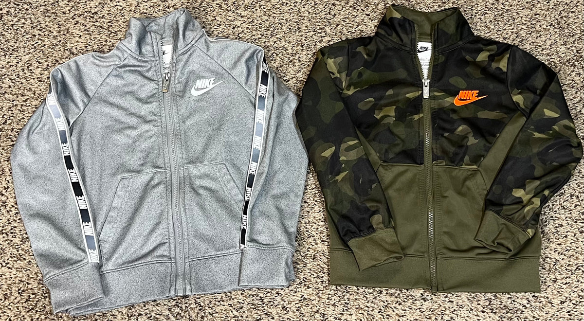 Seller 184 Boys Size 5 Nike light zip up
