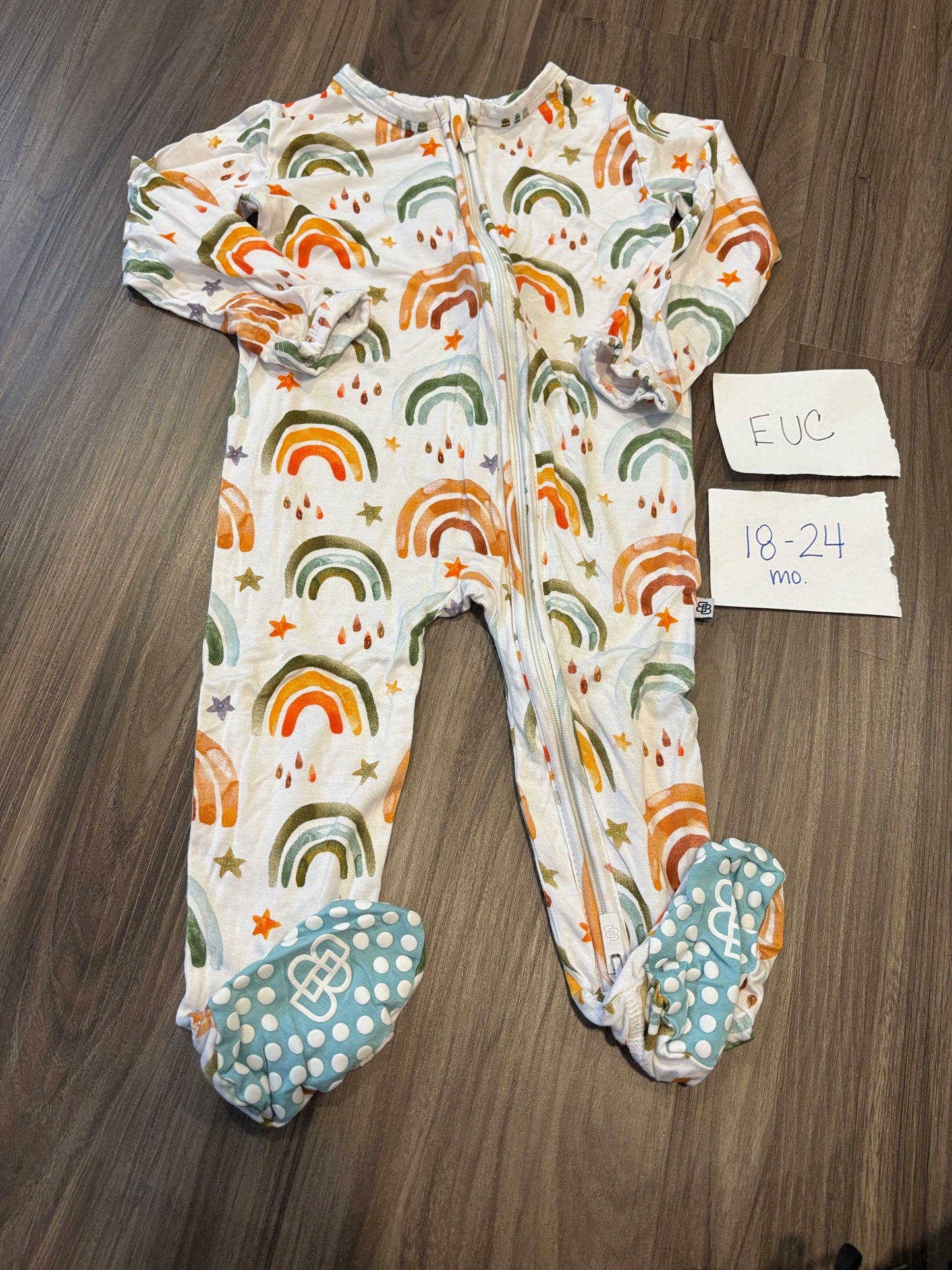 #77 - 18-24 Mo - EUC Bums & Roses - Lucky Charm Zippy