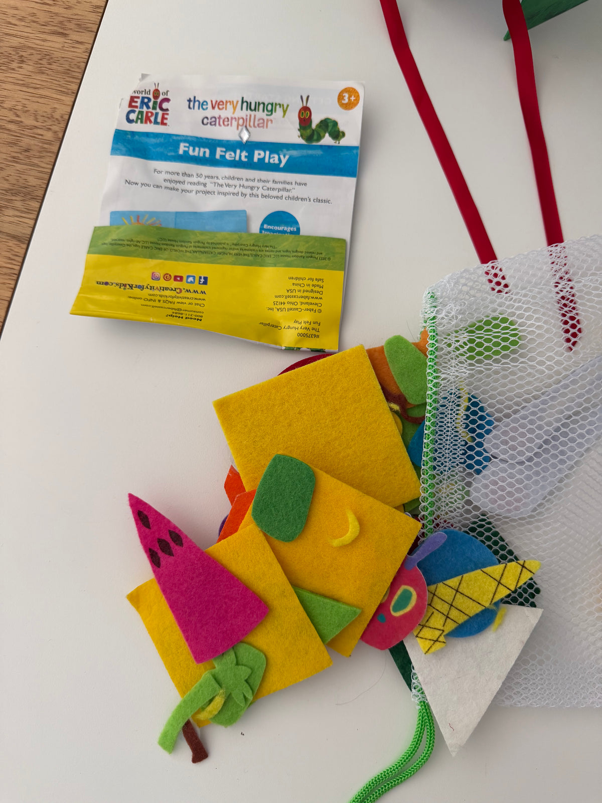 #117, Eric Carle the hungry caterpillar, Fun Felt Play, VGUC