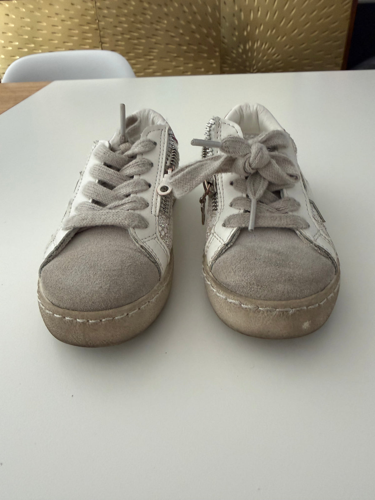 #117, Girls shoes 11c, SweetHoney shiny star shoes, EUC