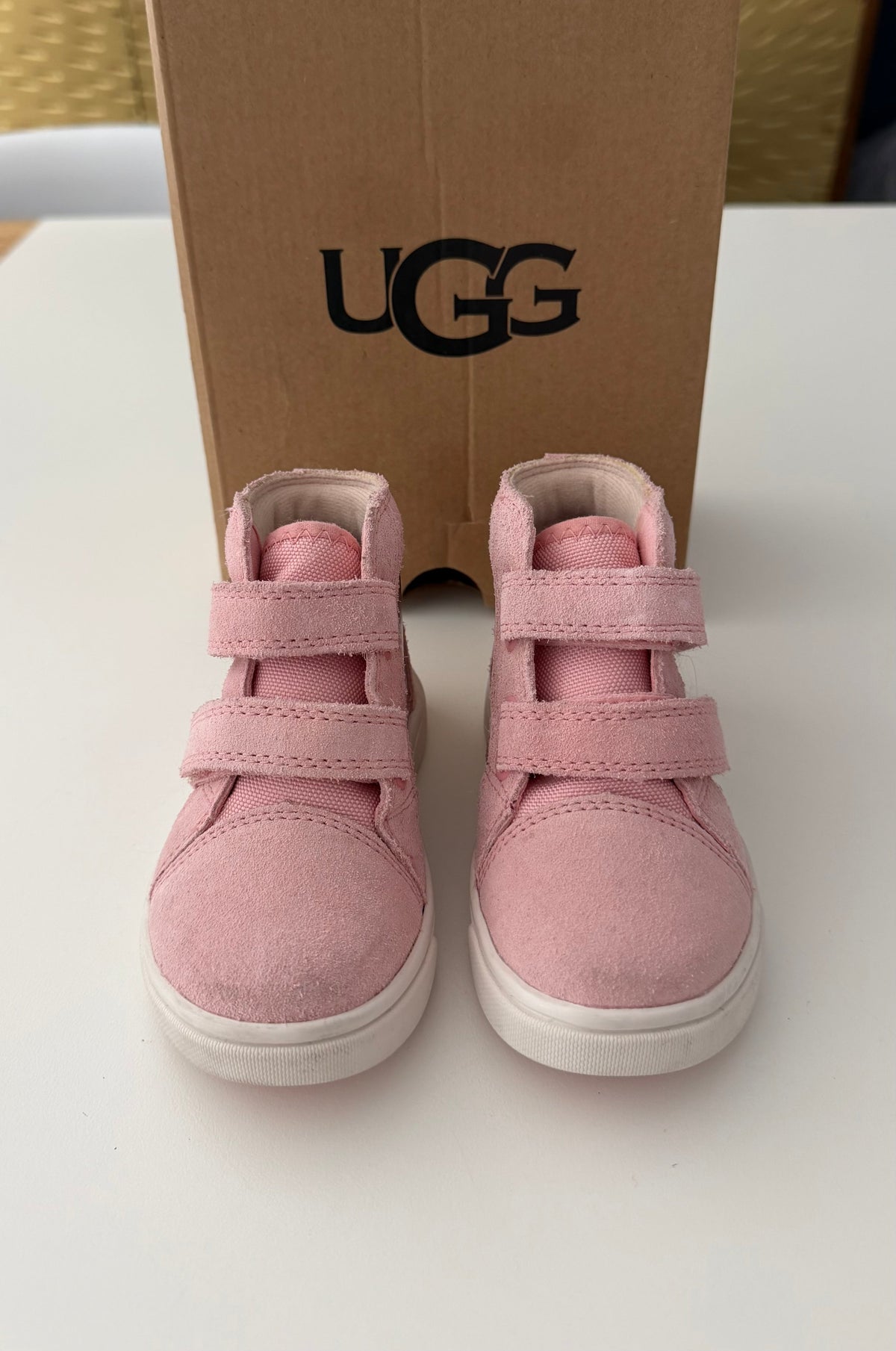 #117, Girls shoes 6c, Ugg Rennon Glitter pink rainbow sparkle boots, VGUC