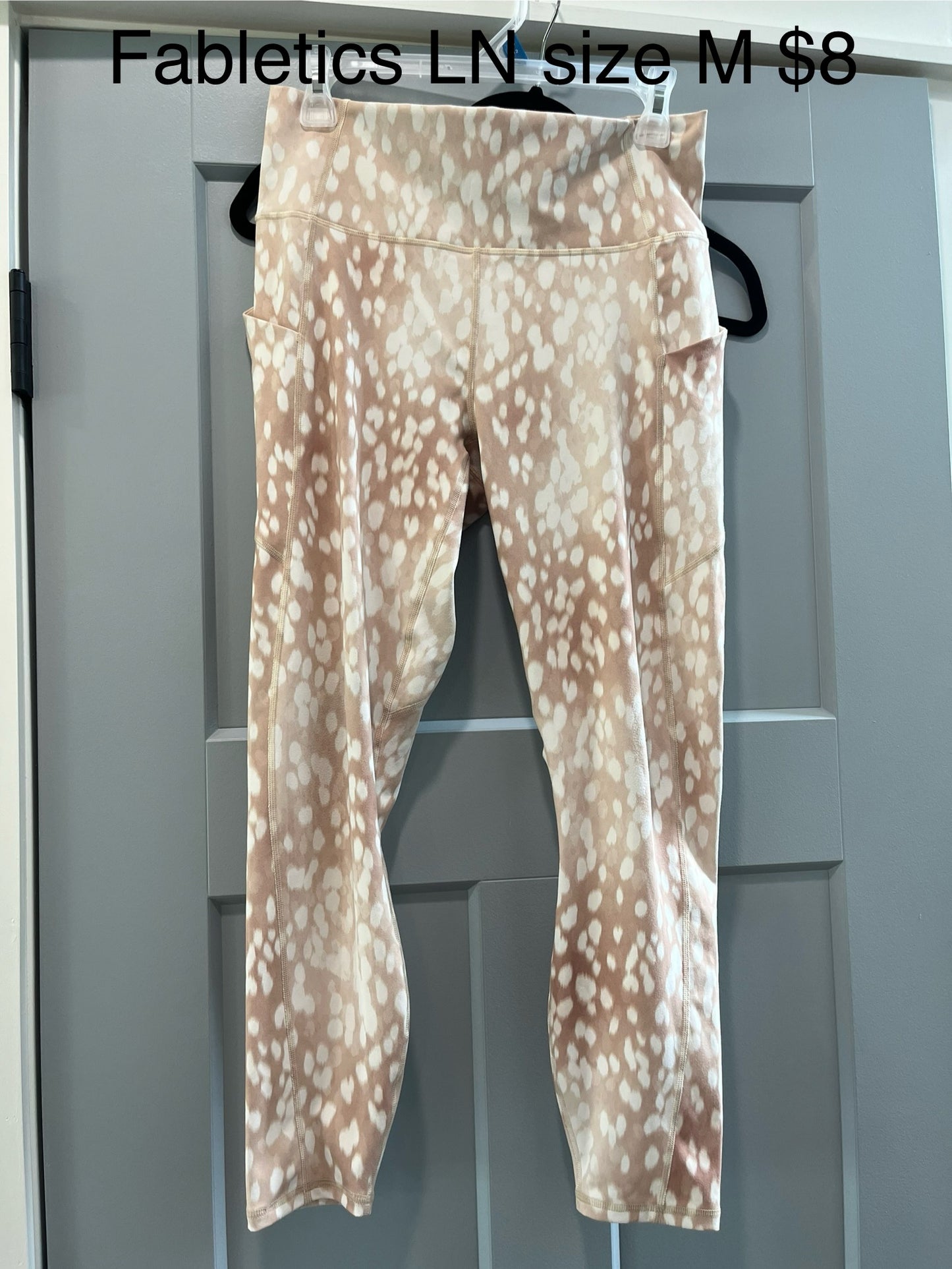 137 Fabletics animal print leggings size M LN