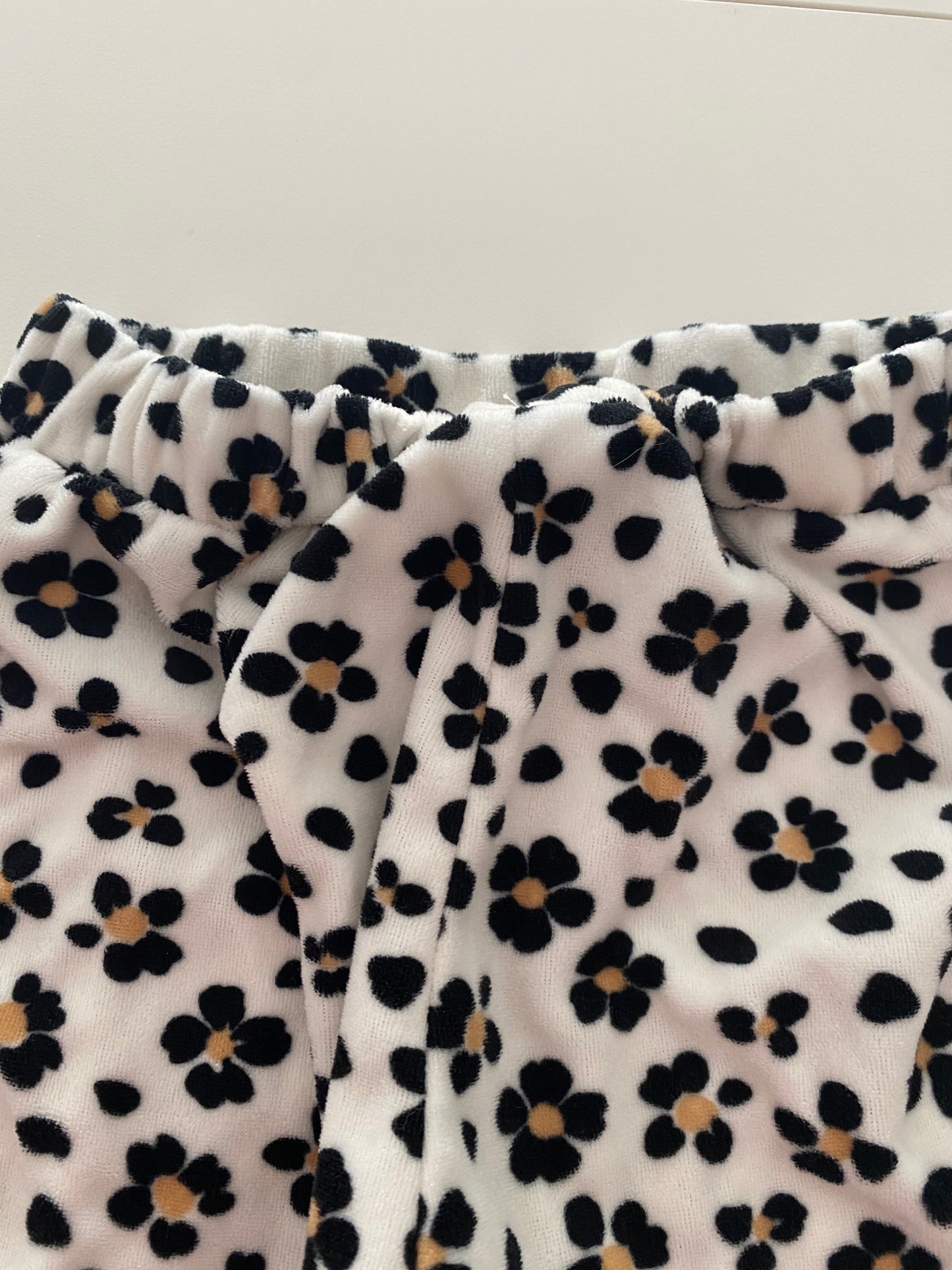 #117- Girls 4T, Little Lass Flower Set, VGUC