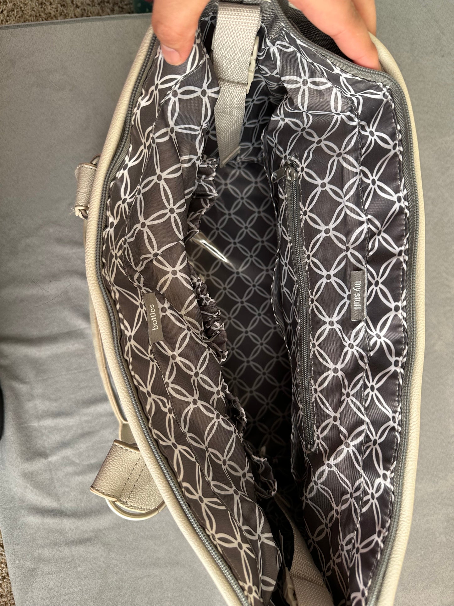 #88 diaper bag euc