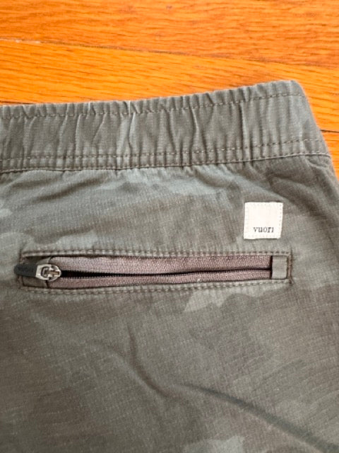 #127 Vuori Camo Joggers Women's M