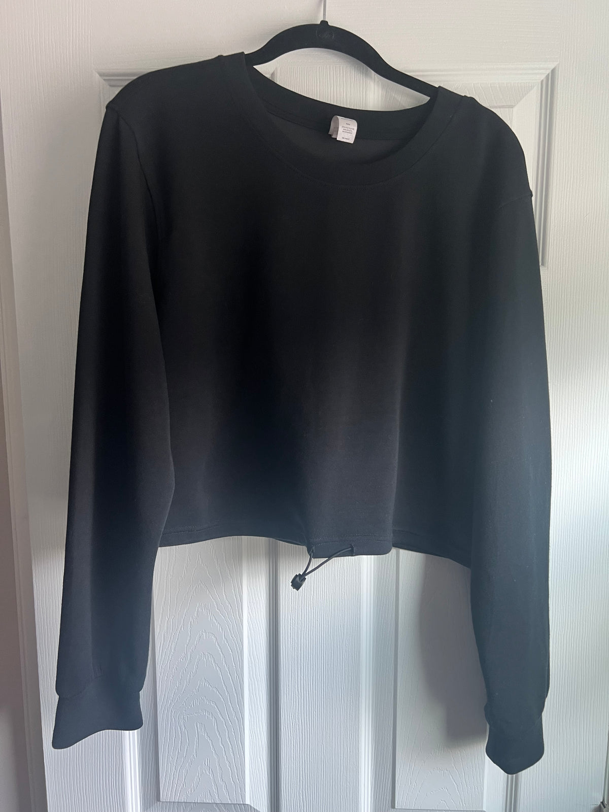 Seller #184 Women’s Large Black active Crop Athleisure sweater