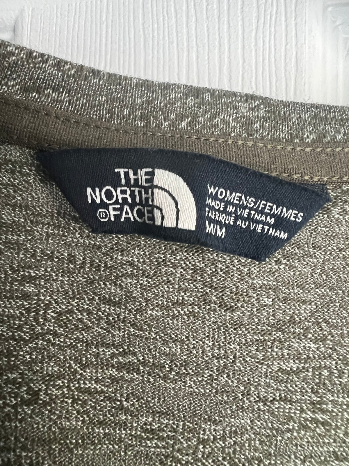 Seller #184 Women’s Medium North Face Heathered Green shirt Athlesisure NWOT
