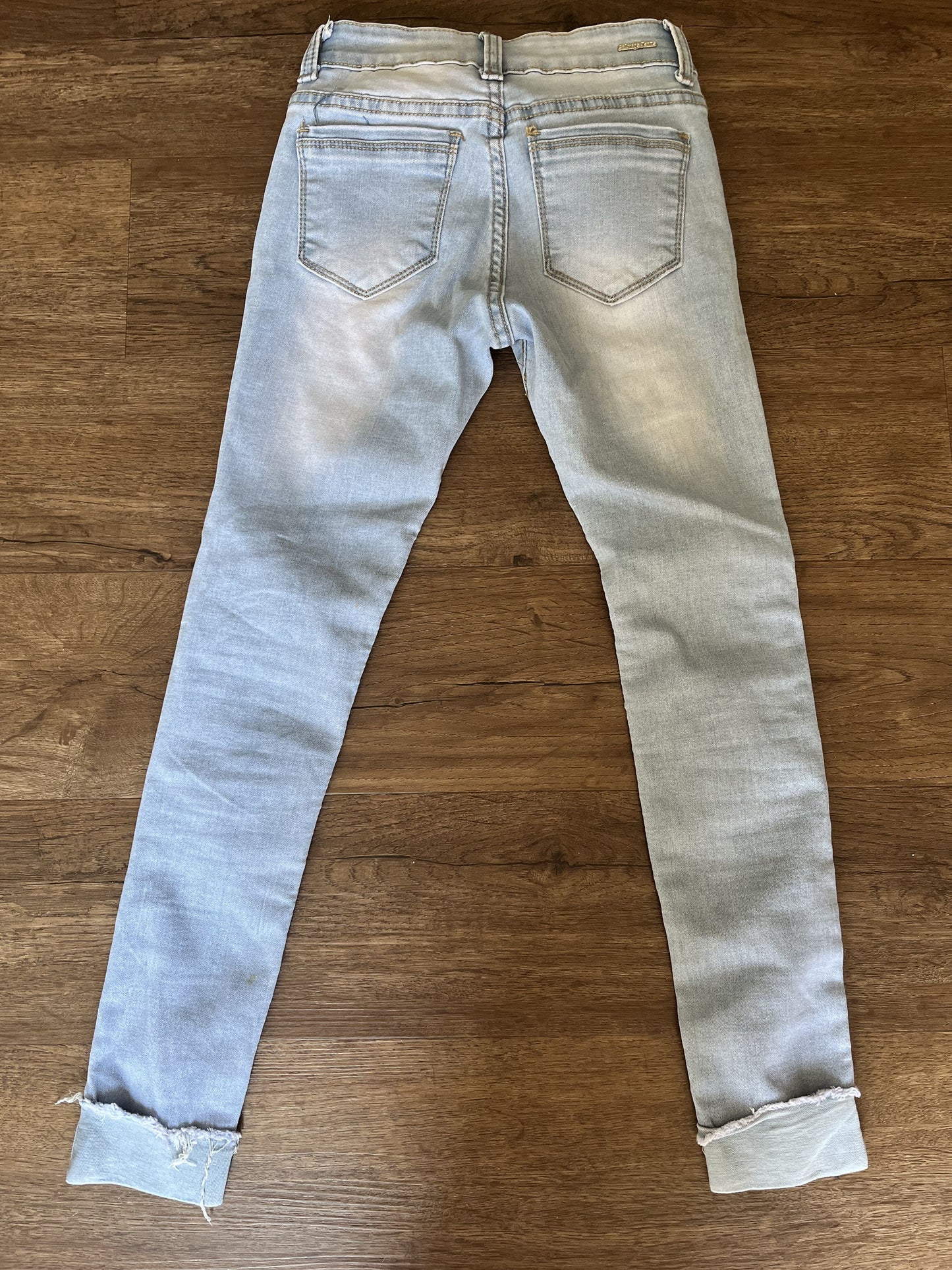 #124 Girls Size 10 Light Wash Jeans