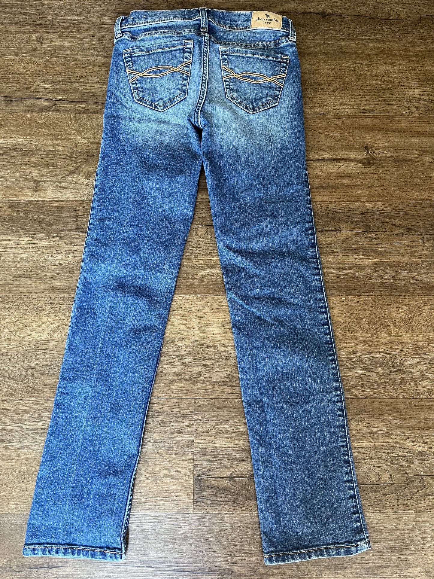 #124 VGUC Abercrombie Kids Girls Size 9/10 Slim Straight Jeans