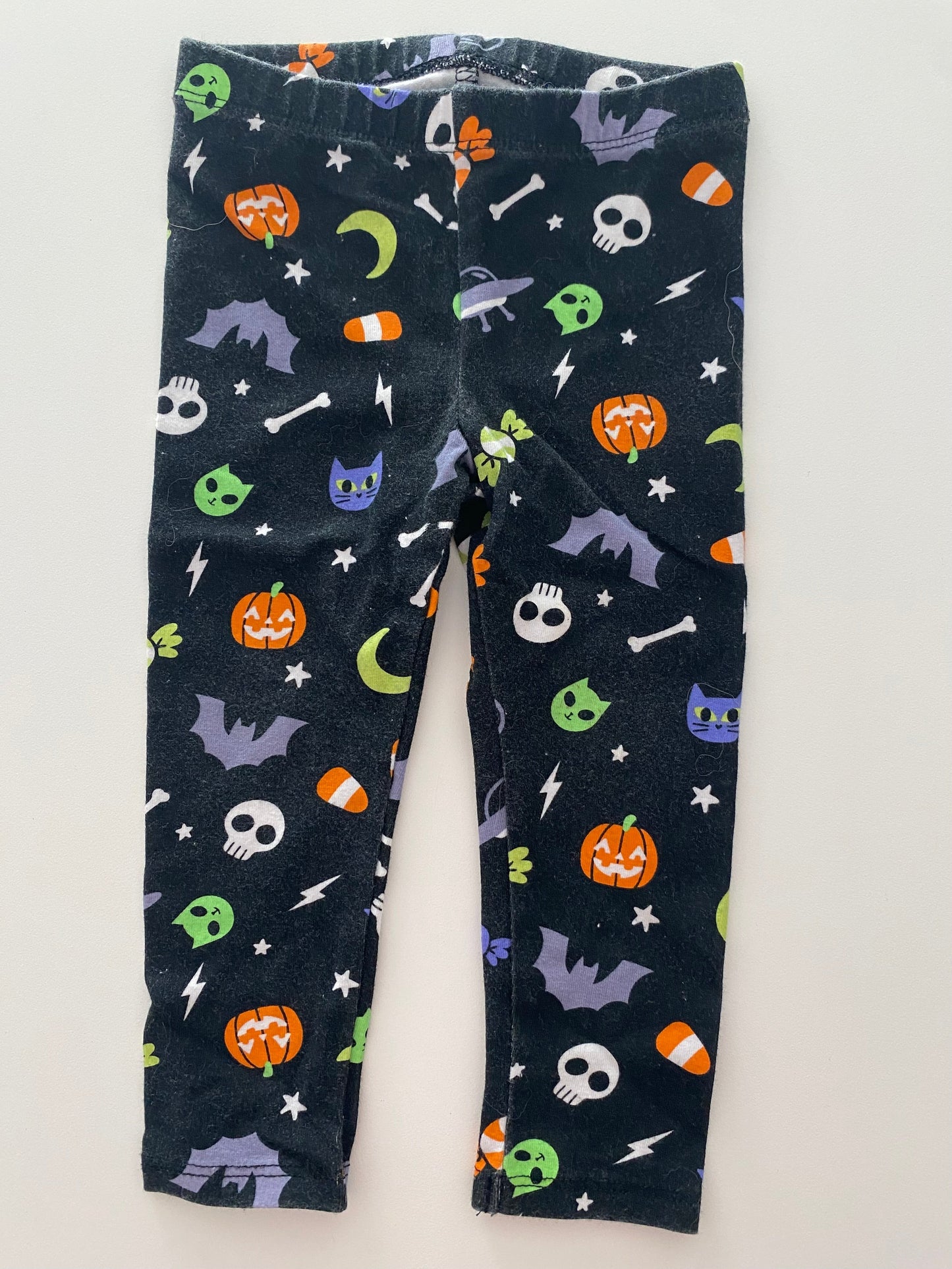 #117- Girls 18M, Boutique Hocus Pocus shirt & Cat & Jack black Halloween leggings bundle, GUC,*reduced*