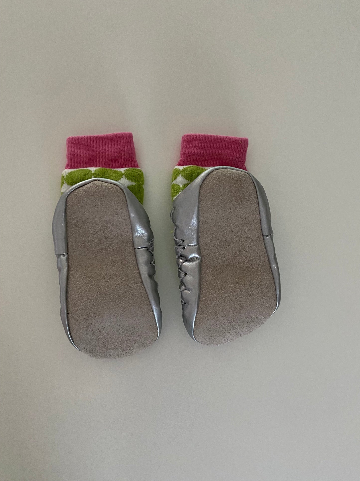 #117, Girls Shoe Size 2-4 , Hanna Andersson pink/green/silver slipper moccasins