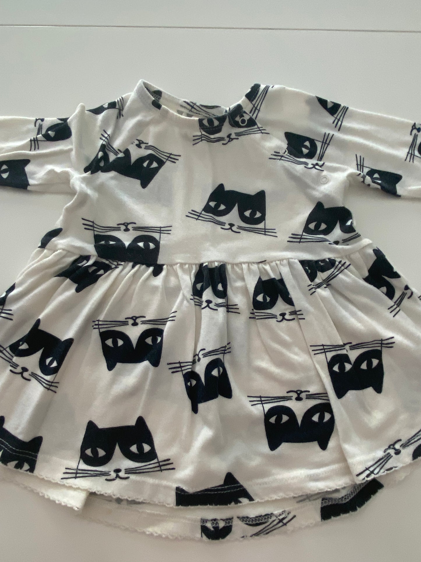 #117- Girls 6M, Tucker + Tate white / black cat tunic, GUC