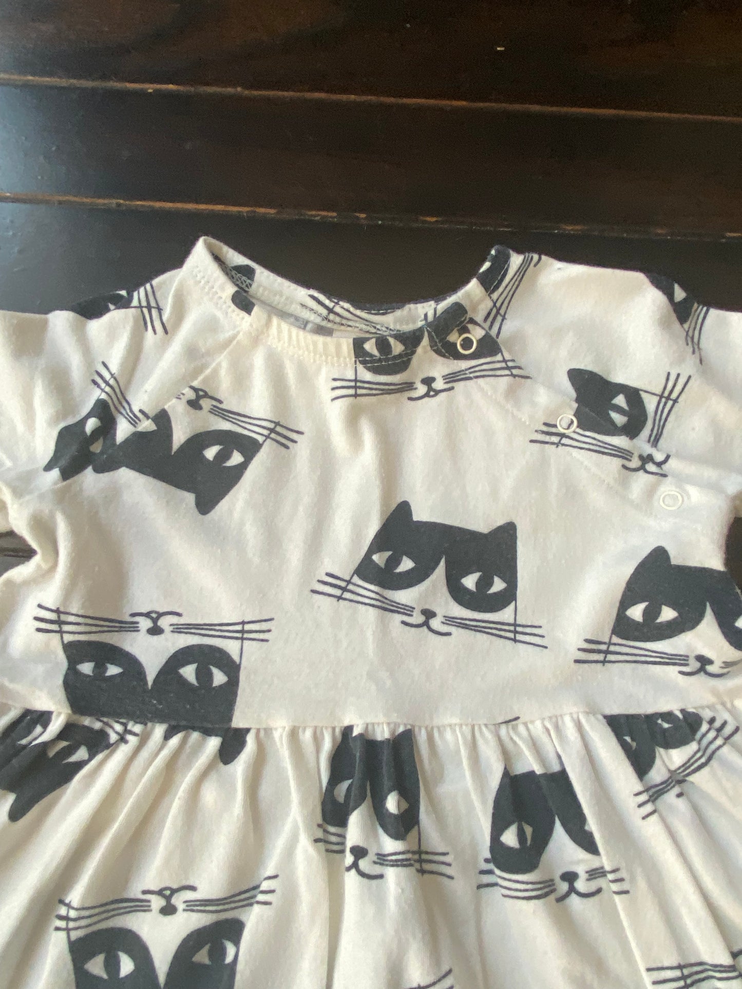 #117- Girls 6M, Tucker + Tate white / black cat tunic, GUC