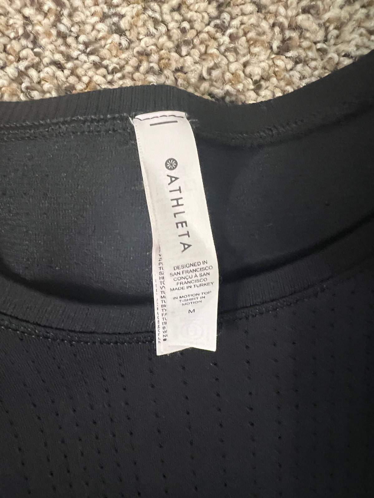 Seller #184 women’s Medium Athleta black shirt VGUC