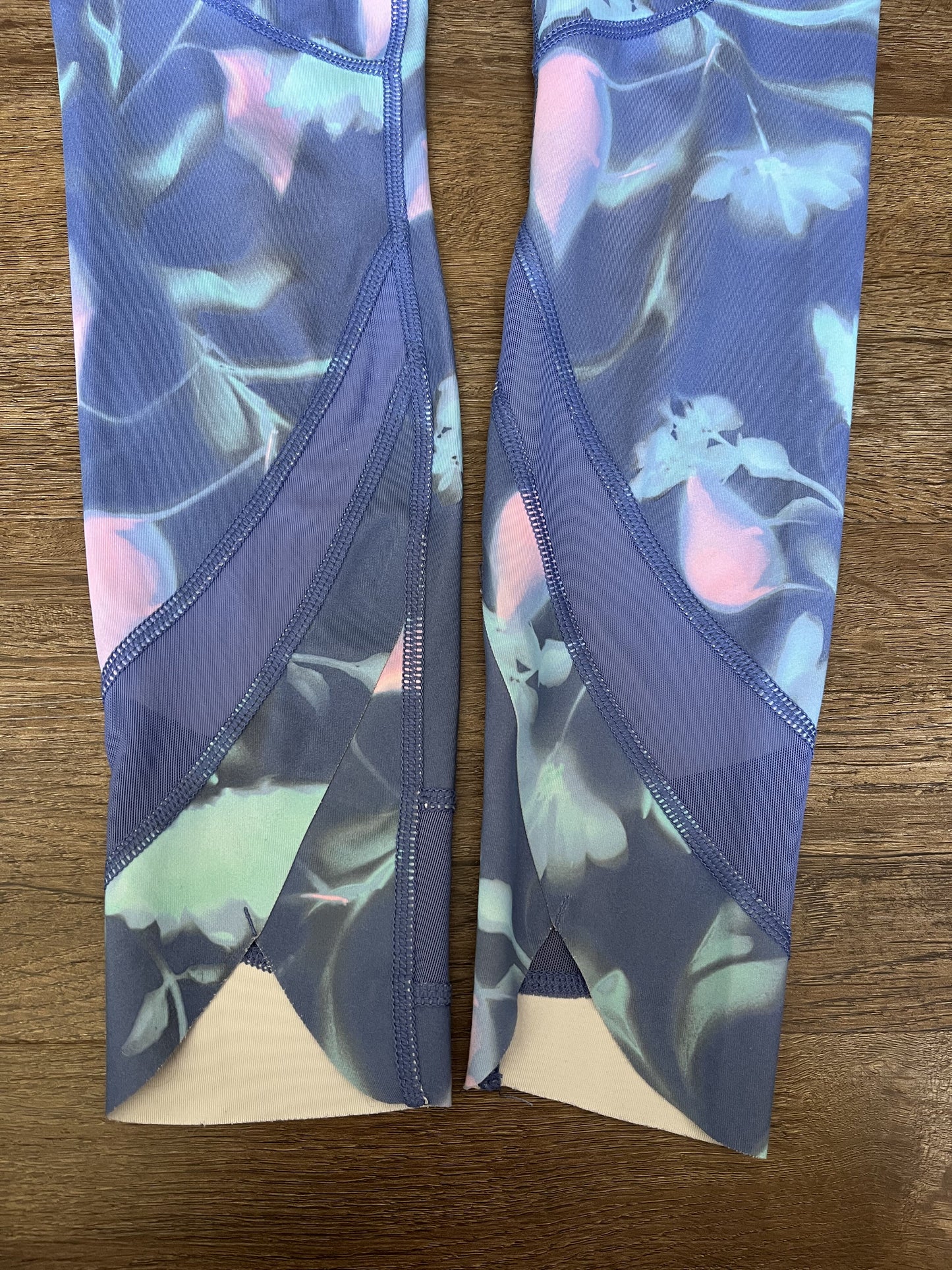 #124 EUC All In Motion Blue/Pink Watercolor Athletic Leggings Girls Size M 7/8 (1 of 2 pairs)