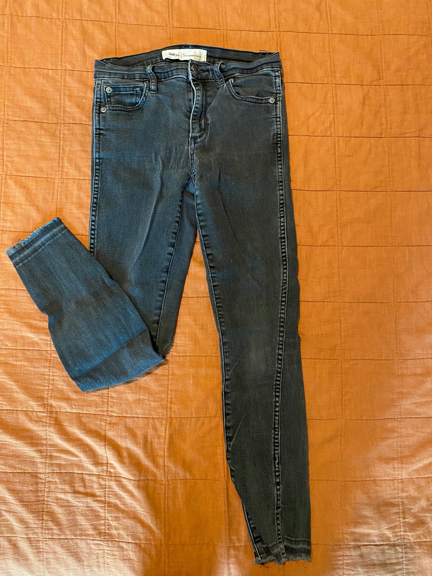 Seller #86-*REDUCED* Womens Gap black skinny jeans (size 27)