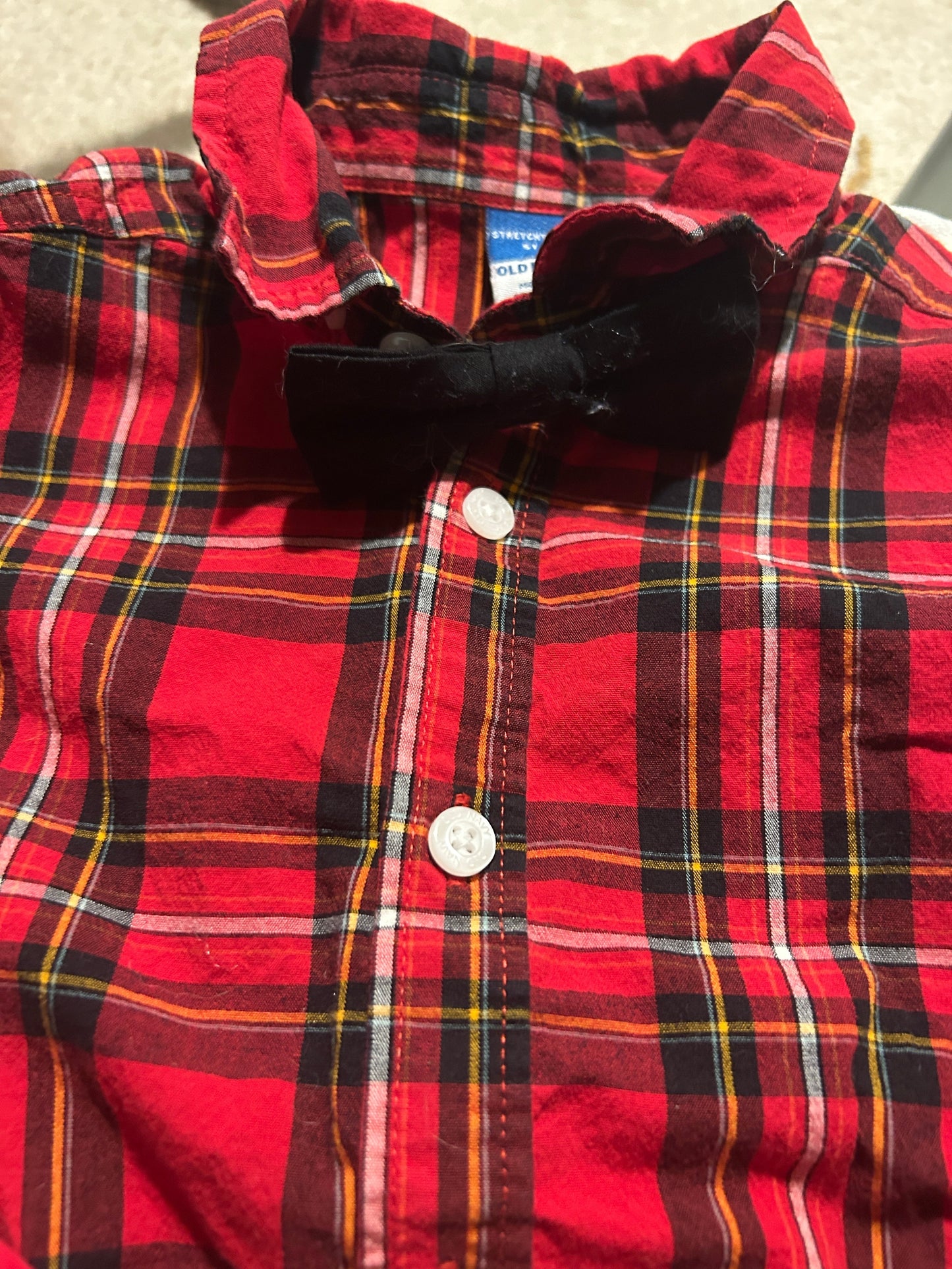 #35 5t holiday shirt old navy