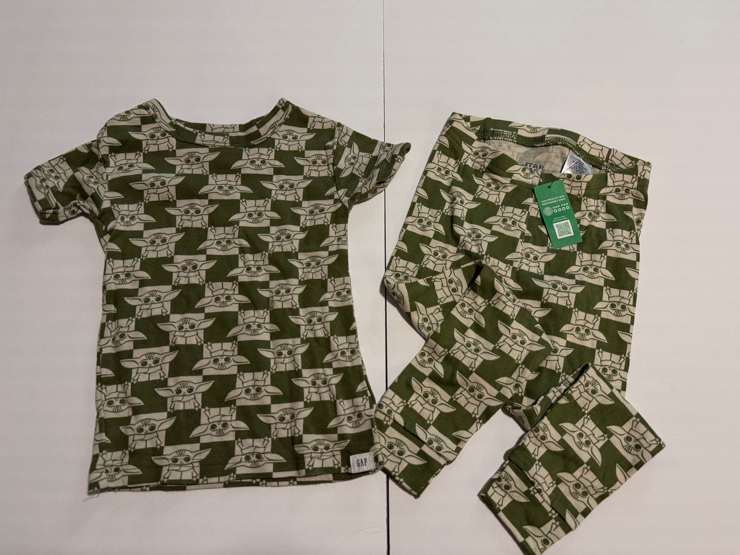 Seller #2 - NWT Baby Gap Pajamas - 2T