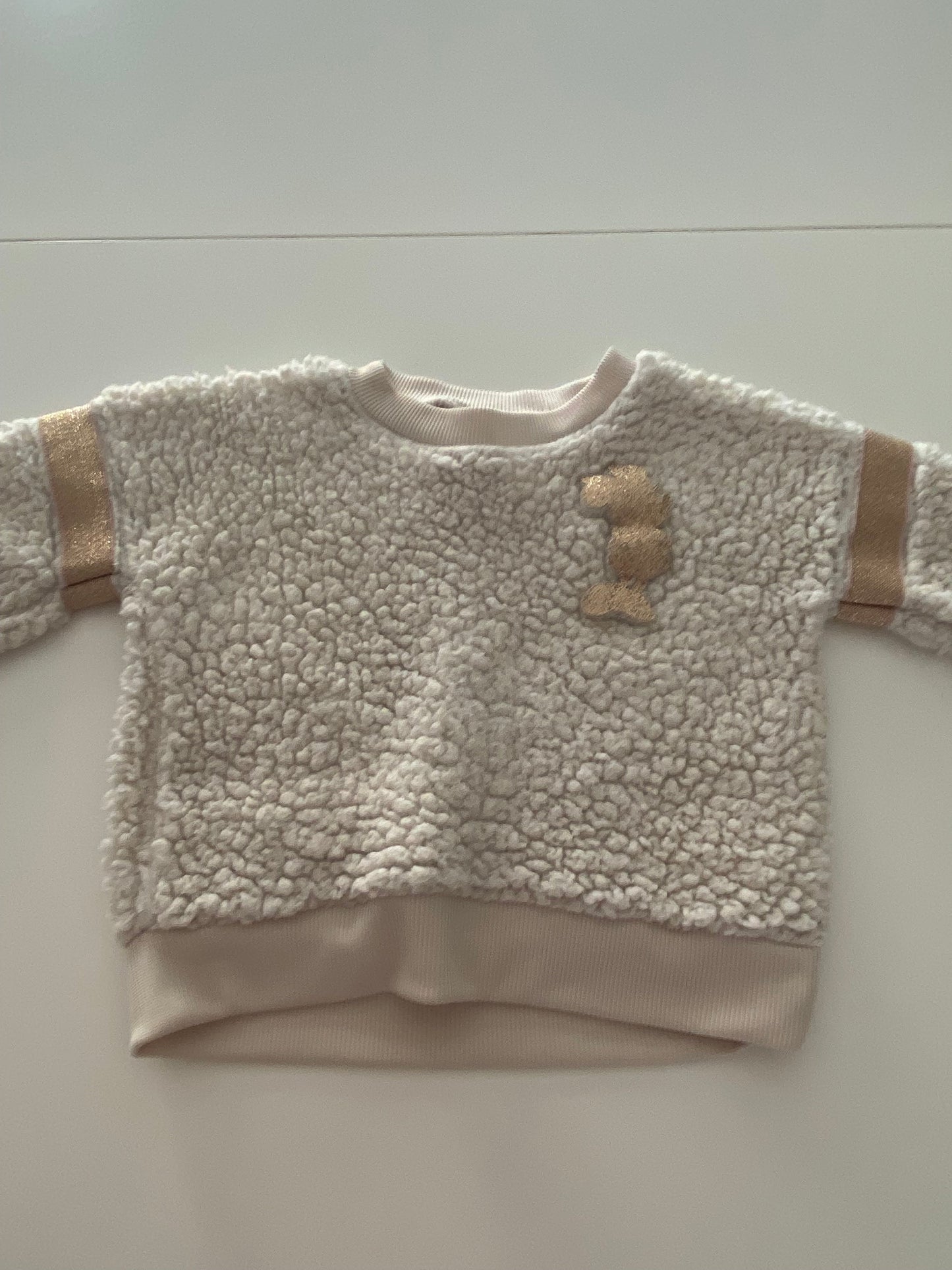 #117- Girls 2T, Disney Minnie Mouse Cream fuzzy sweatshirt, GUC,*reduced*