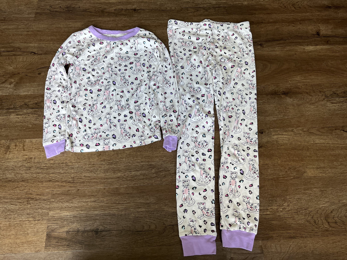 #124 EUC Leopard Rainbow Printed Pajamas Girls Size 8