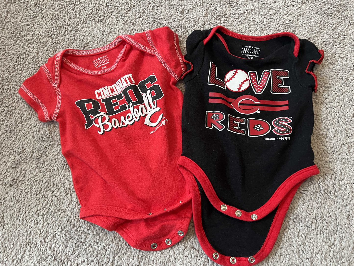 #138 - 0-3 Mo VGUC Reds Onesies (2)
