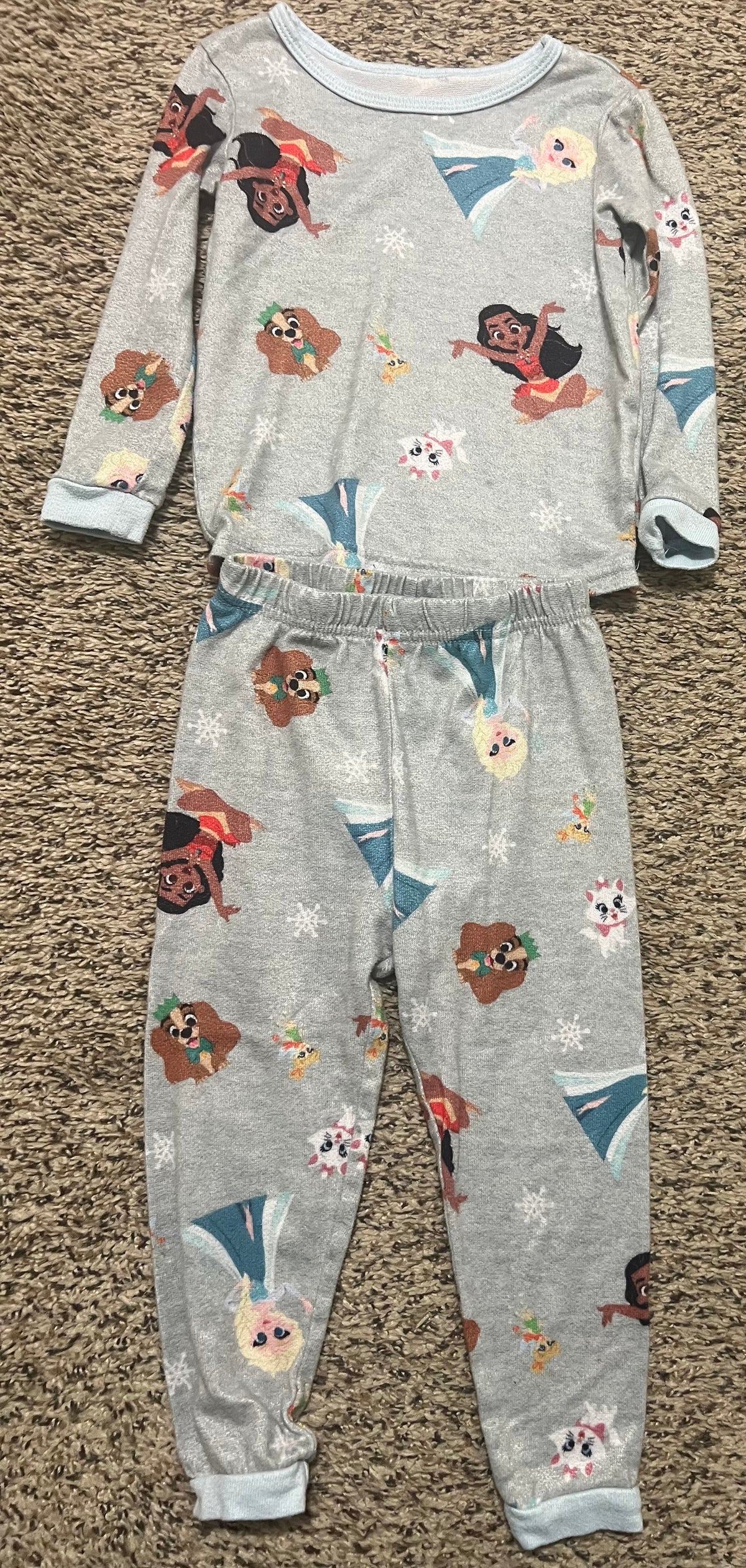 Seller #184 Girls 4T Disney 2 piece pajamas Moana Elsa Super soft