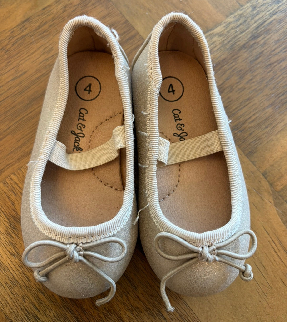 Seller 22 cat and jack flats 4c
